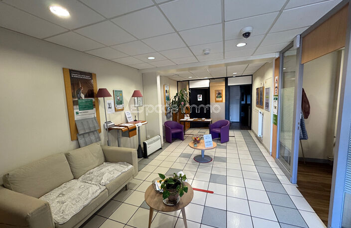 LOCAL COMMERCIAL - MONTVILLE CENTRE - 90 m² — photo 3