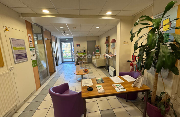 LOCAL COMMERCIAL - MONTVILLE CENTRE - 90 m² — photo 4