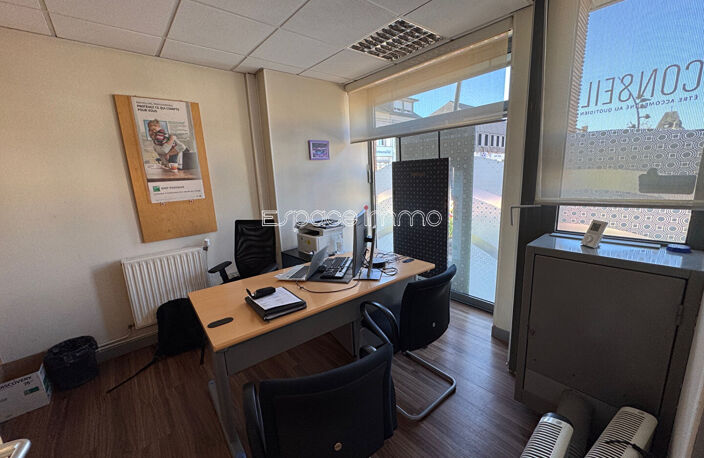 LOCAL COMMERCIAL - MONTVILLE CENTRE - 90 m² — photo 5