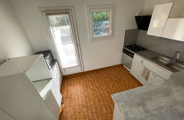 À vendre : Appartement avec Jardin Cave et Parking 3 pièces à Aix-en-Provence - Les Milles — photo 3