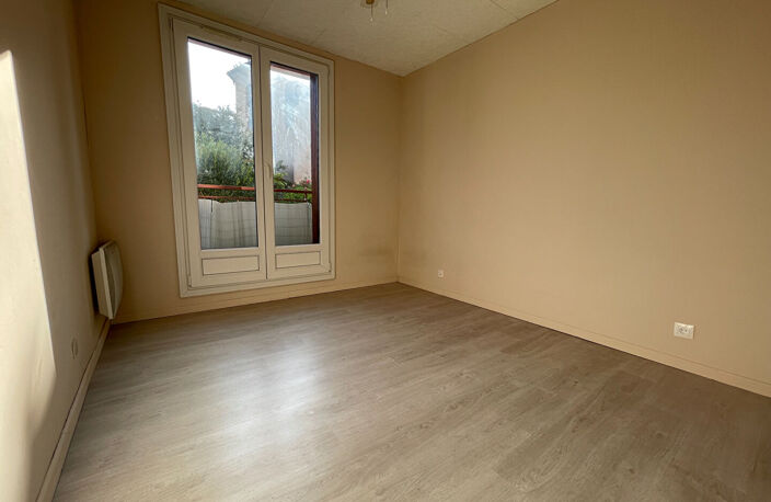 À vendre : Appartement avec Jardin Cave et Parking 3 pièces à Aix-en-Provence - Les Milles — photo 5