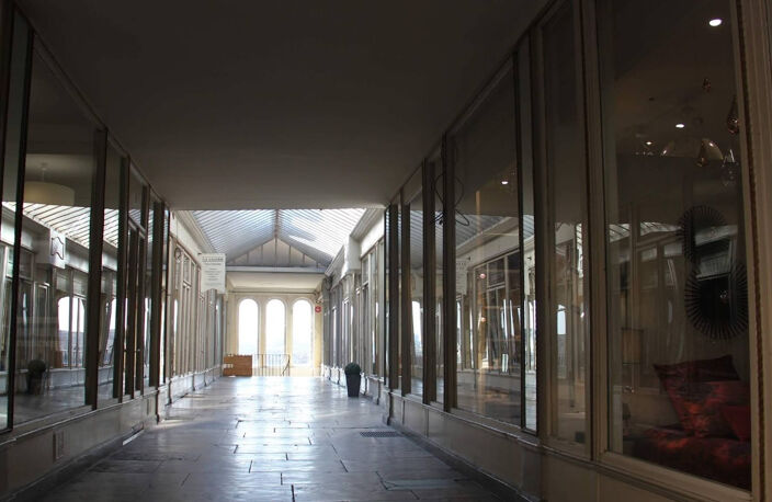 AUXERRE CENTRE VILLE - LOCAL COMMERCIAL VENDU OCCUPE - 220M² - RESERVES 100M² — photo 2
