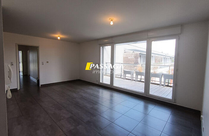 Appartement RODEZ - 4 pièce(s) - 85.90 m² - Balcon 10.60 m² - Garage double 34 m² — photo 3