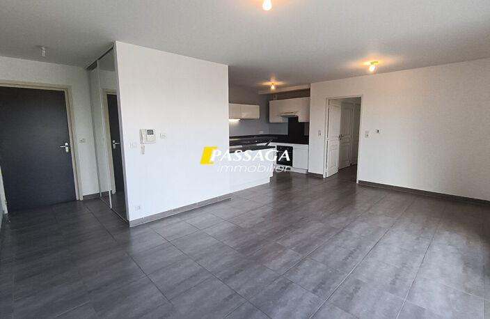 Appartement RODEZ - 4 pièce(s) - 85.90 m² - Balcon 10.60 m² - Garage double 34 m² — photo 5