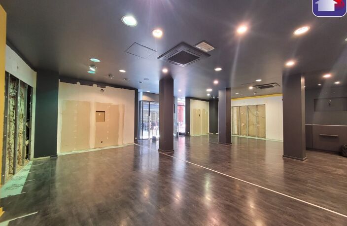 Location commerce  181 m² à Foix (09000) — photo 5