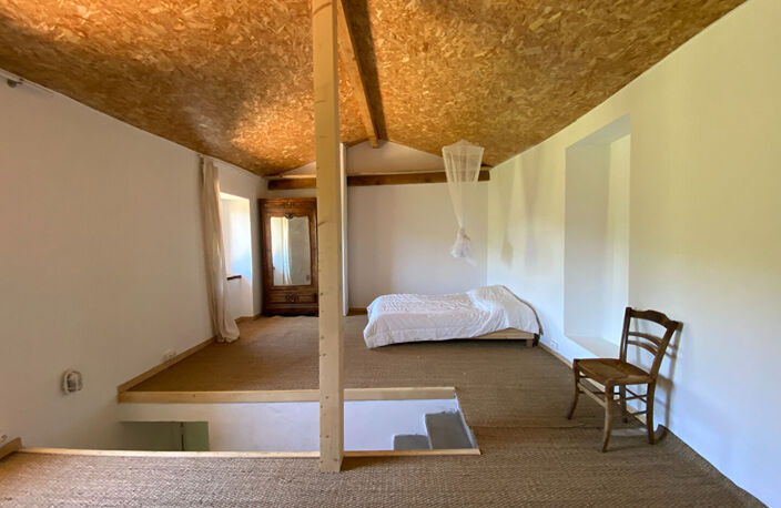 ARDECHE Vallée de L'auzène : Maison de pays 3 pièce(s) 100 m2 avec terrasse couverte. — photo 4