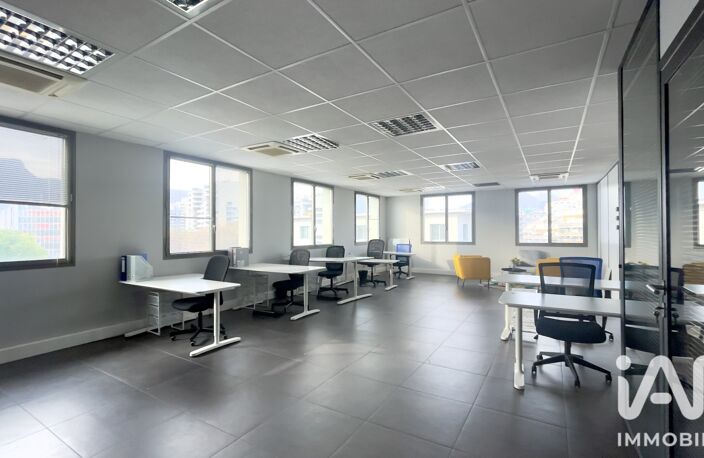 Vente Boutique/Local commercial 117 m&sup2; — photo 3