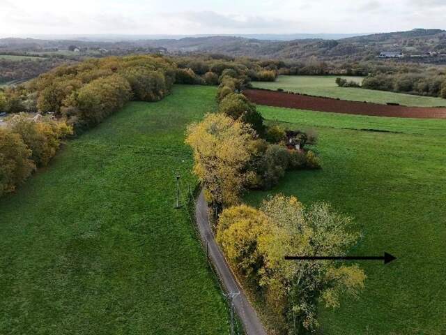 Terrain constructible avec permis d'aménager — photo du bien