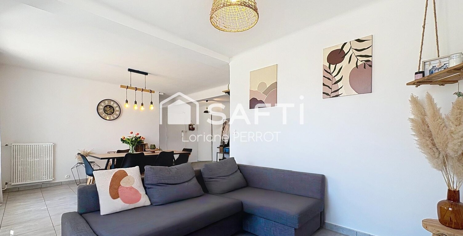 Centre ville, 48 m2 de pièce de vie, balcon — photo 1