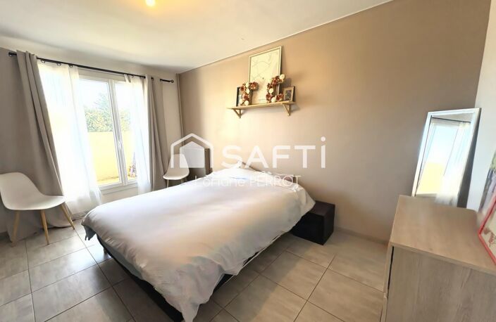Centre ville, 48 m2 de pièce de vie, balcon — photo 4