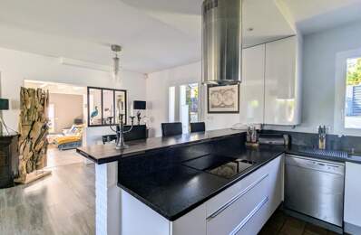 Grande maison familiale rénovée dans le bourg — photo du bien