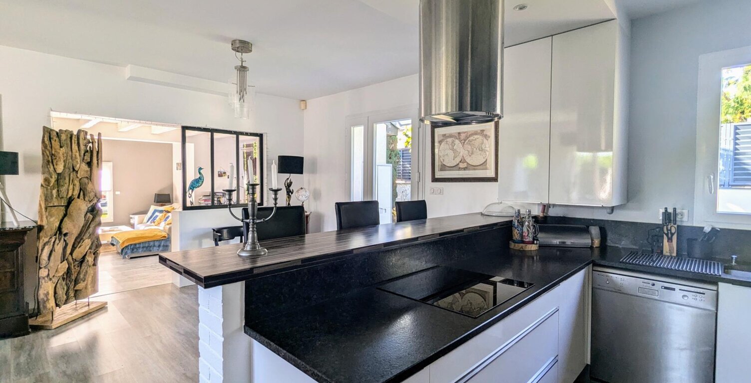 Grande maison familiale rénovée dans le bourg — photo 1