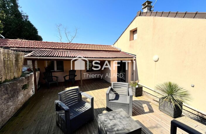 Maison avec terrasse en bois, dépendance et garage indépendant à Puiseux-en-France. — photo 2