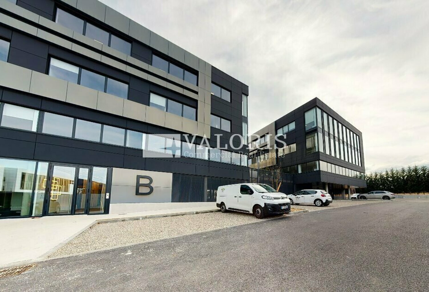 BUREAUX à LOUER — photo 1
