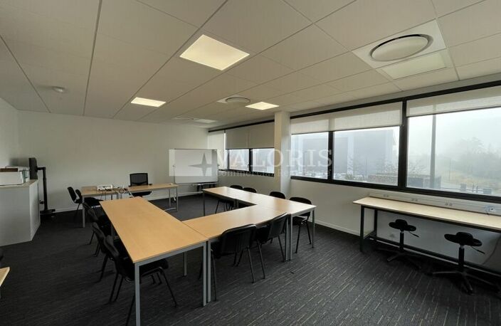 BUREAUX à LOUER — photo 2