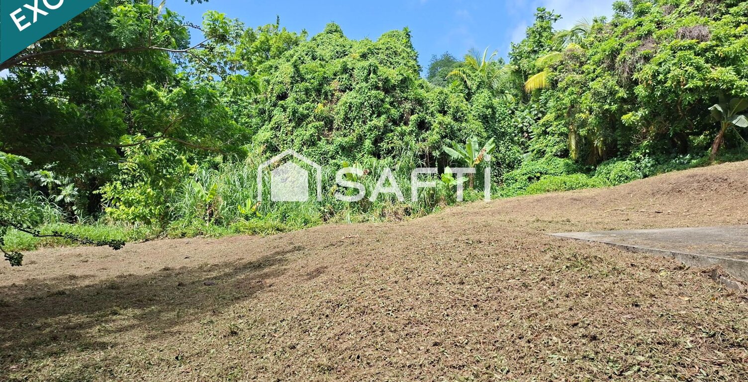 Terrain de 3 160 m² à Rivière-Pilote — photo 1