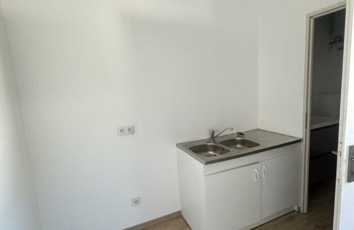 BUREAUX à LOUER — photo 3