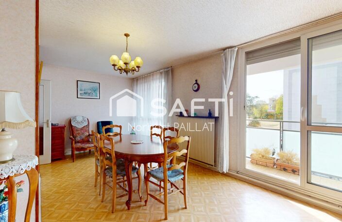 Mâcon  Un balcon, trois chambres et de belles possibilités — photo 2