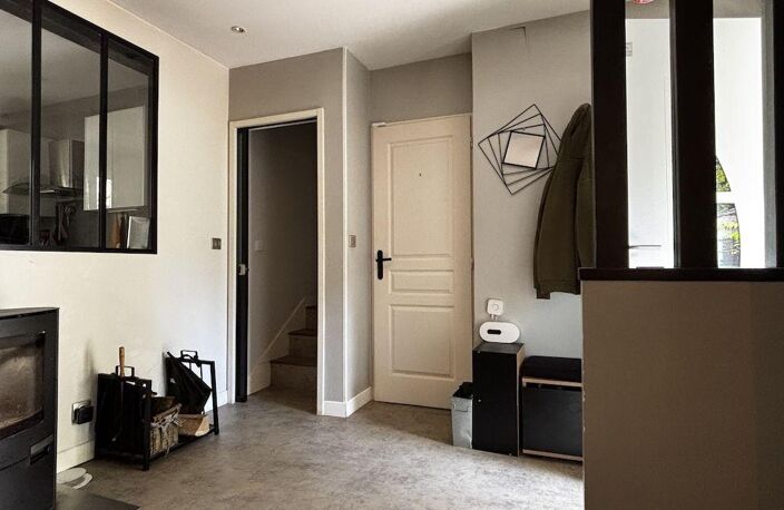 Maison - 131m² - Nieuil-l''Espoir — photo 2