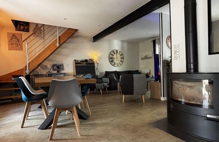 Maison - 131m² - Nieuil-l''Espoir — photo 4