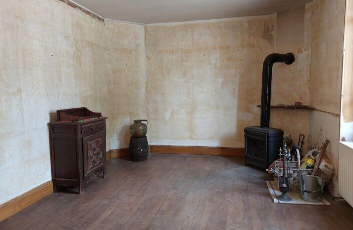 Maison à rafraîchir, dans un bourg dynamique, proche de Montluçon et de la RN145. — photo 2