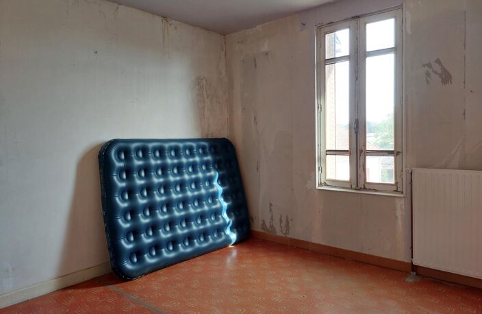Maison à rafraîchir, dans un bourg dynamique, proche de Montluçon et de la RN145. — photo 5