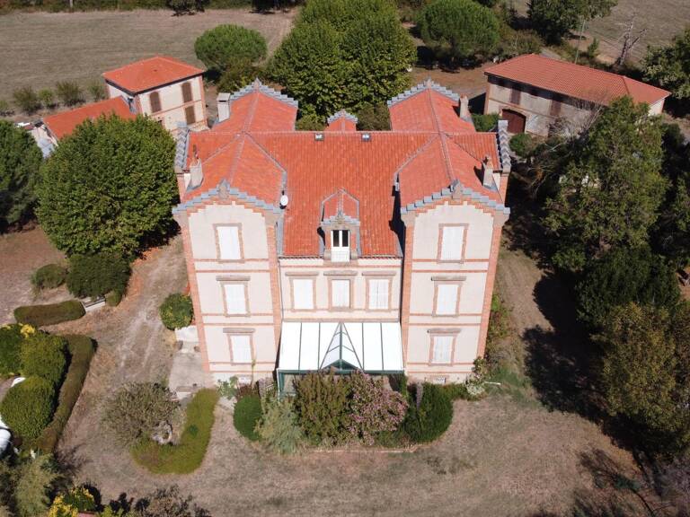 Magnifique domaine de caractère  Plus de 6 hectares et un potentiel exceptionnel — photo 1