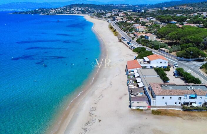 Ensemble immobilier, emplacement d'exception. — photo 2