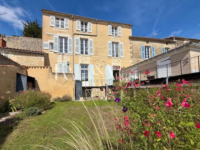 Ensemble immobilier avec maison de ville 6 chambres et sa deuxième maison T3 — photo du bien