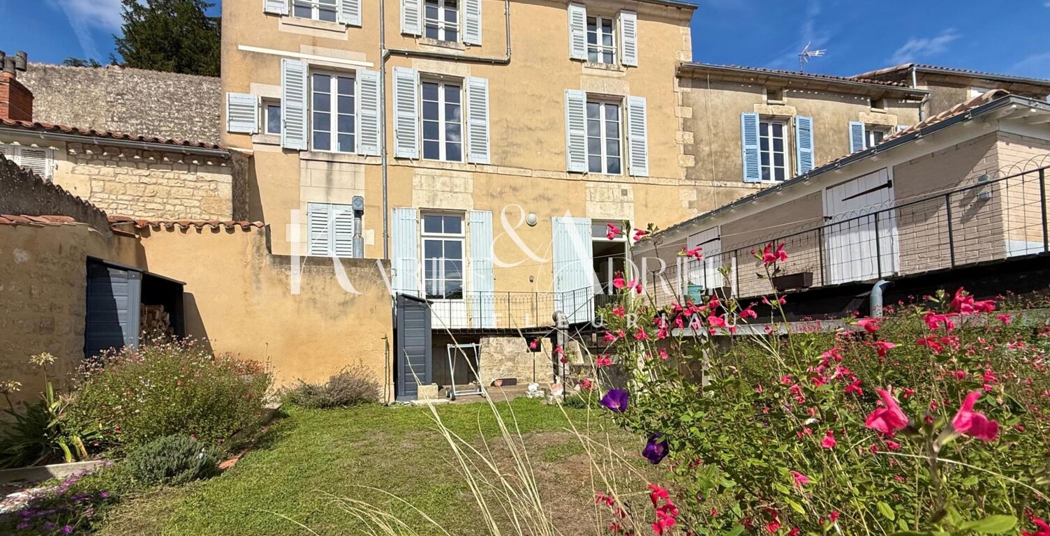 Ensemble immobilier avec maison de ville 6 chambres et sa deuxième maison T3 — photo 1