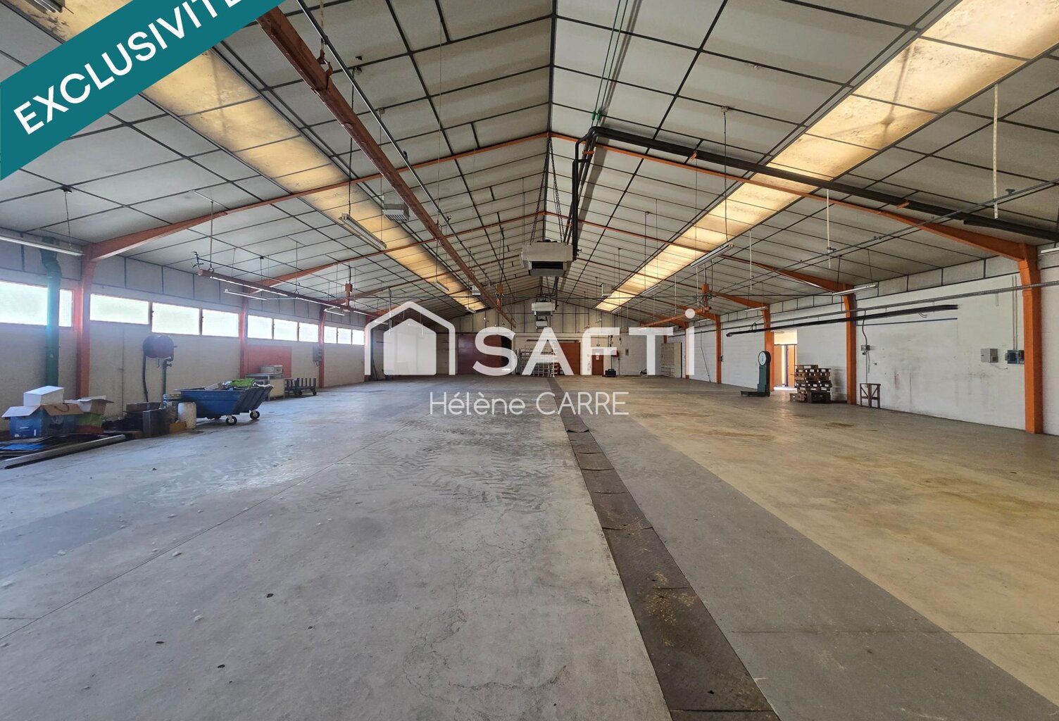 Batiment industriel et commercial d'environ 1134m2 — photo 1