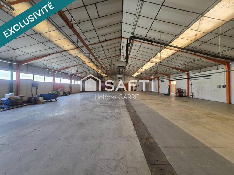 Batiment industriel et commercial d'environ 1134m2 — photo 1