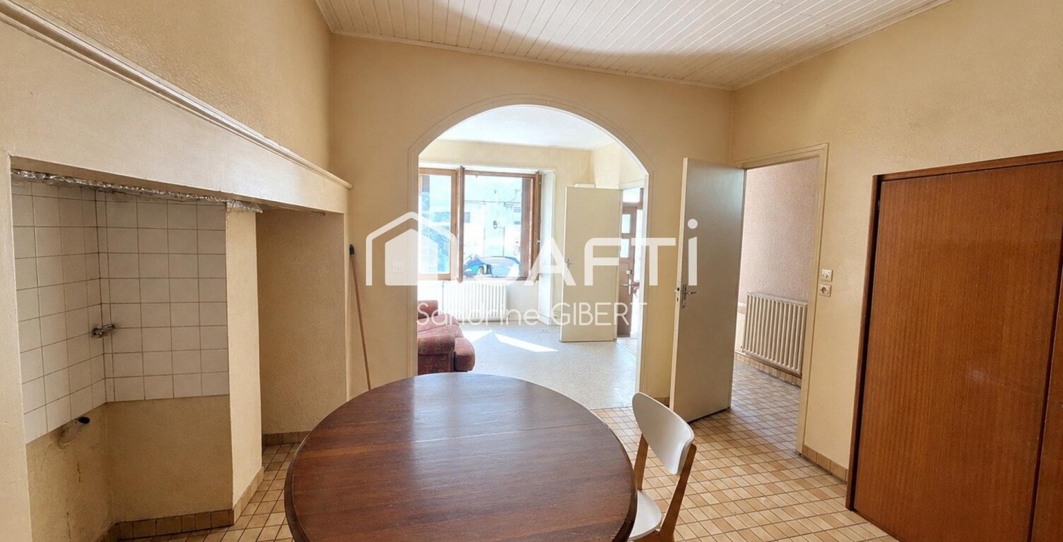 SALVIAC  Maison de ville en pierre à rénover  55 m²  Centre du village — photo 1