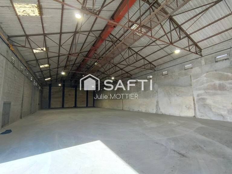 ENTREPOTS (94m², 100m², ou plus) ACCES FACILE N11 (La Rochelle Niort Paris) — photo 1