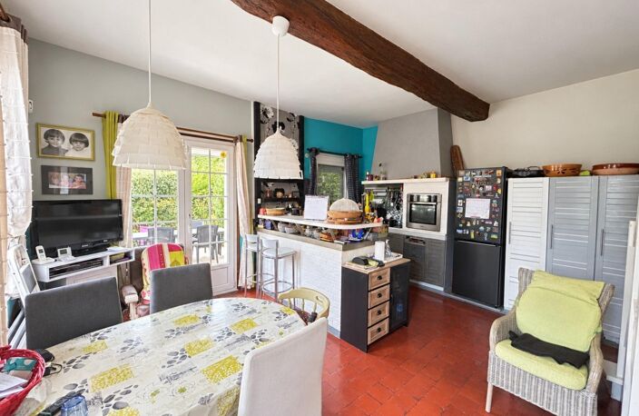 Maison familiale avec annexe et dépendances — photo 4