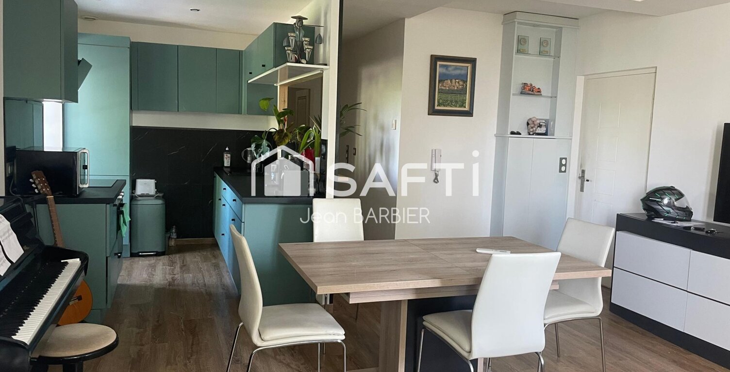 Toulon Ouest, au sein d'une ancienne bastide, appartement de type 3 rénové en dernier étage. Vous bénéficierez de deux places de stationnement. — photo 1