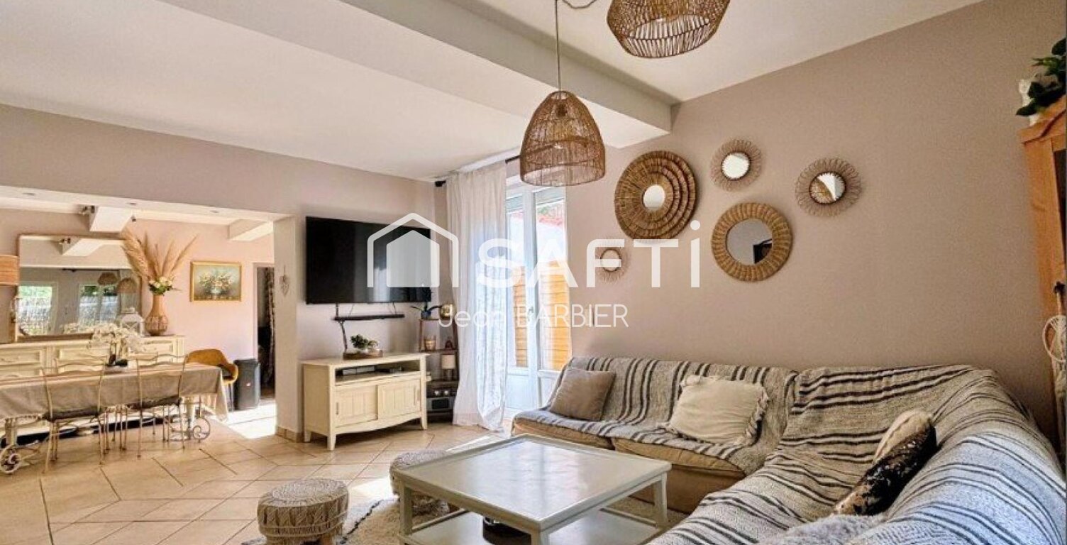 Toulon Est, au pied du Faron et a proximité de la commune de la Valette , maison de ville de 165m² avec extérieur et deux garages privatifs — photo 1