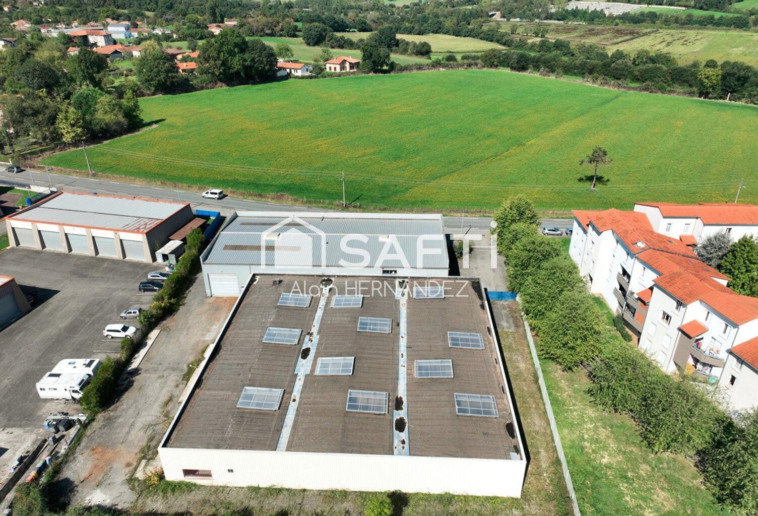 SAINT-GAUDENS  1 360 M² POUR VOIR GRAND ! — photo 1
