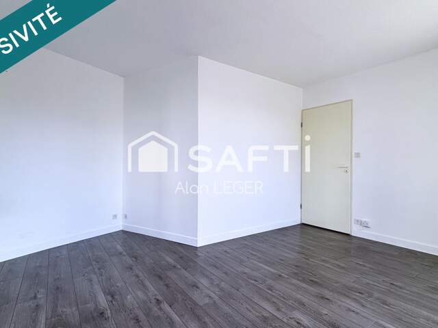 Grand T1 de 36 m2 avec salle de bain et cuisine fermée — photo du bien