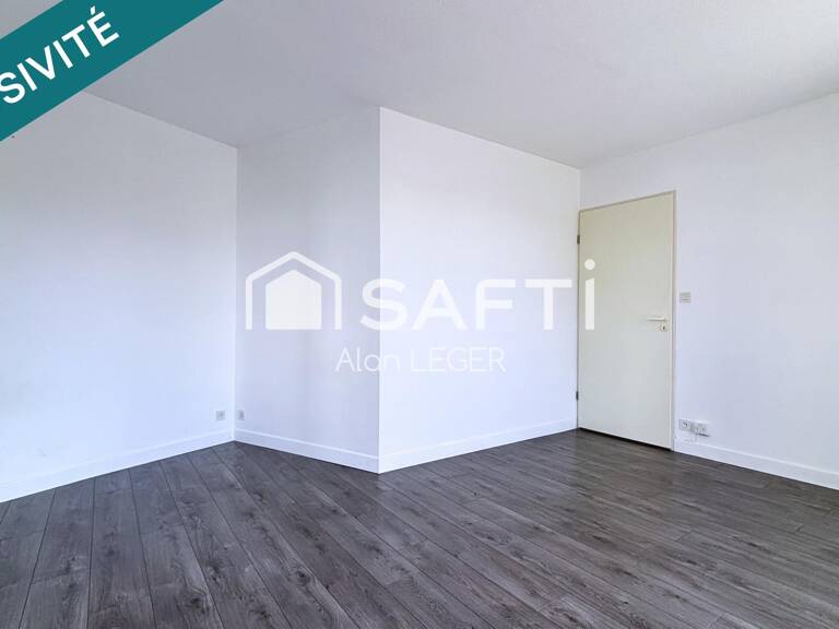 Grand T1 de 36 m2 avec salle de bain et cuisine fermée — photo 1
