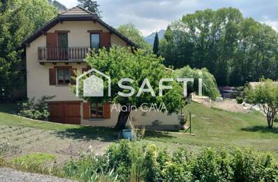Maison de 134m2 (105 m2 loi carrez) sur 1159 m2 de terrain — photo du bien
