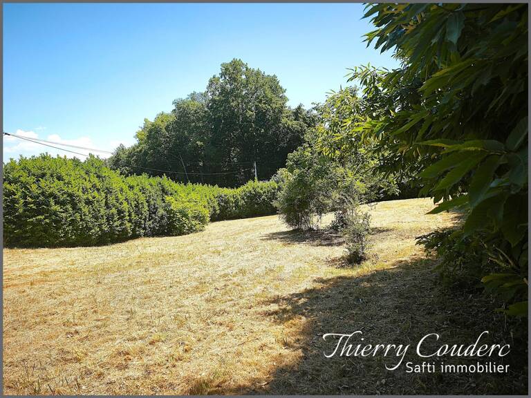 Terrain constructible de 2320 m². — photo 1
