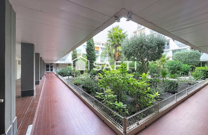 La Grande-Motte  T2 avec loggia, idéalement situé — photo 2