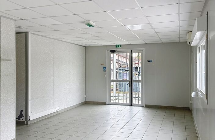 Vente Boutique/Local commercial 160 m&sup2; — photo 2
