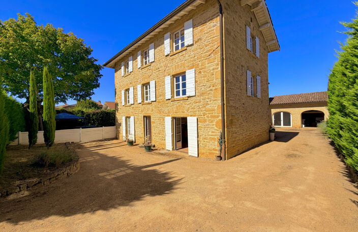 Maison individuelle en pierres dorées   350 m2 Saint-Germain — photo 2
