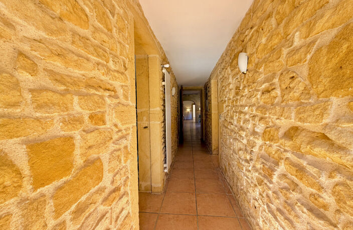 Maison individuelle en pierres dorées   350 m2 Saint-Germain — photo 4