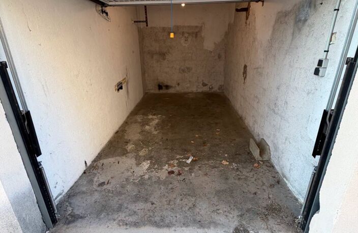 Vente Garage 15 m&sup2; — photo 3
