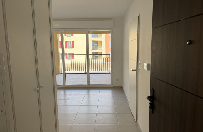 T2 NEUF 47m2 + TERRASSE 12m2 + PARKING   AIX LA DURANNE BASSE — photo 2