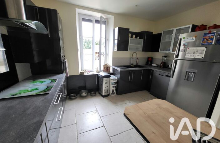 Vente Maison/villa 8 pièces — photo 2