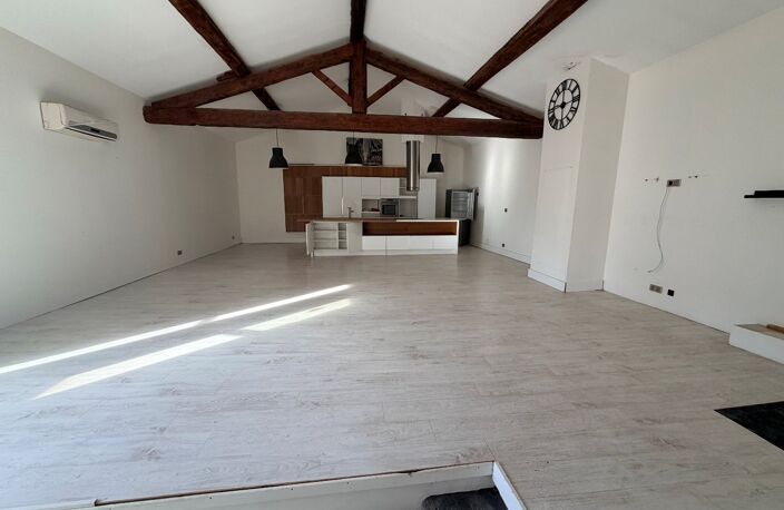 Loft/Atelier/Surface — photo 2